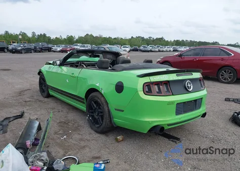 2013 Ford Mustang V6 Premium from USA, damaged, VIN 1ZVBP8EM8D5223374